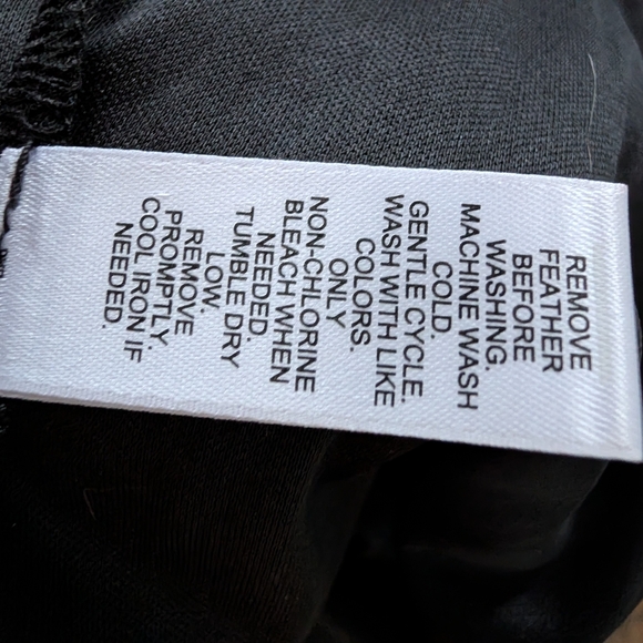 Dressy NWT Cache Sz L Black Lace Dress with Feather Cuffs - Picture 9 of 16